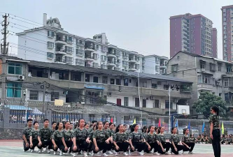 长阳龙舟坪中学