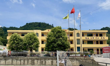 毕节市鸭池镇中学