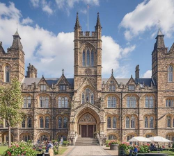 利兹三一大学学院