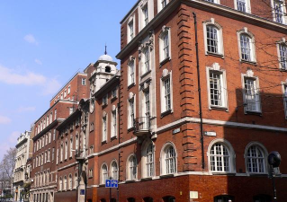 伦敦都市大学