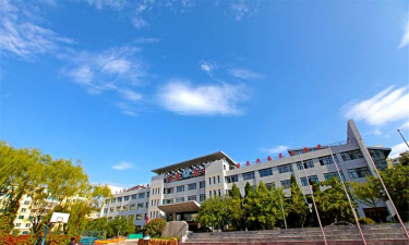 本溪市燕东高中