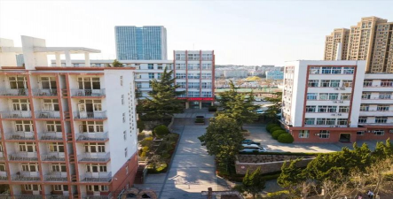 青岛市房地产职业中等专业学校