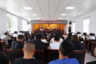 巴达尔胡镇中学