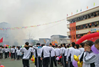 上林县白圩镇白圩初级中学