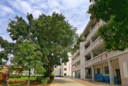 黎塘铁路中学校