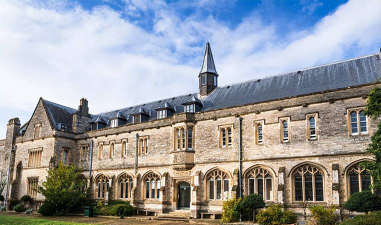 奇切斯特学院
