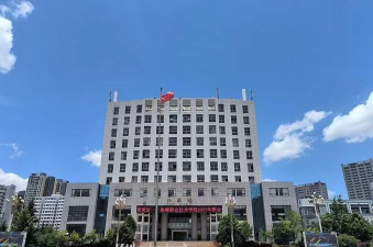 云南省曲靖财经学校