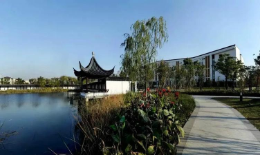 江都市吴堡中学