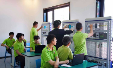石家庄科技工程职业学院中专部