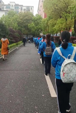 上高四中