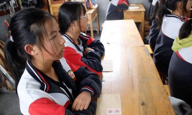 哨冲民族中学