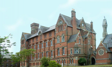 梅菲尔德学校