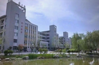 邹城市职业中专