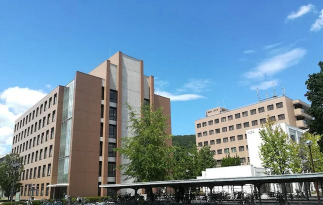 知山大学