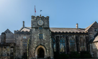 希尔德斯顿学院