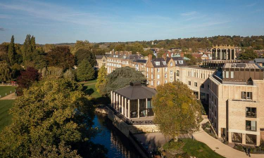 牛津切沃尔河谷学院