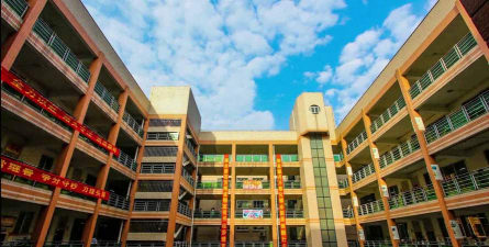 广西大学附属中学(西大附中)