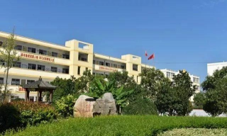 阜阳市颍东区新乌江镇瓦房中学