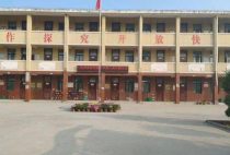 开封县八里湾镇第一初级中学