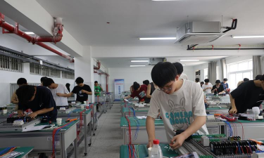 通城县职业技术教育中心