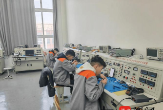 伊犁州职业中专学校