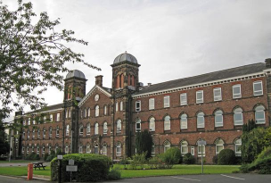 坎布里亚大学