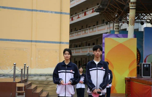 上林县城关中学