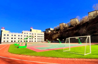 伊春市林产工业技工学校