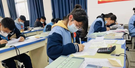 海南州职业技术学校