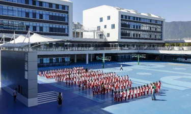 石河子市育英学校