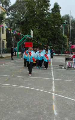 罗波镇罗波初级中学