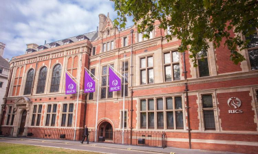 英国科学技术与电子商务学院