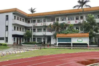江苏省宜兴市张渚桃溪中学