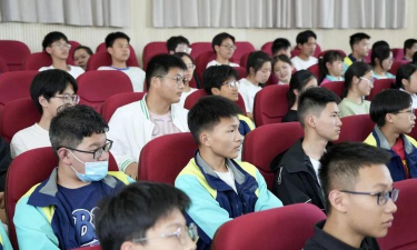 江苏省宜兴市万石中学