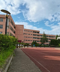 高湖初级中学
