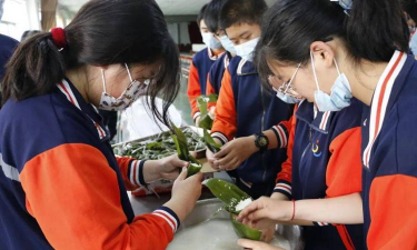 文登市侯家中学环境