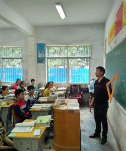安乡县安凝乡张九台中学环境