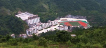长阳龙舟坪中学环境
