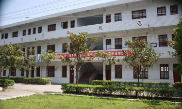 汉寿县坡头镇中心学校环境