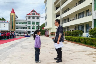 八峰民族学校环境