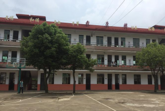 笆篱乡中学环境
