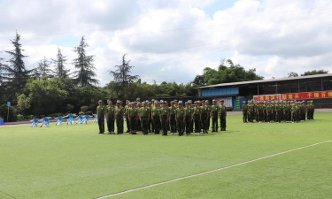 广安市东方文武学校环境