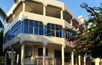 台南市私立新荣高级中学环境