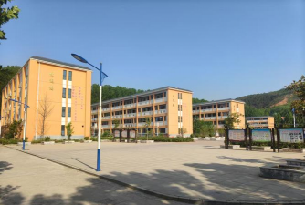 桃园县立光明国中环境