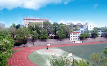 青岛工贸职业学校环境