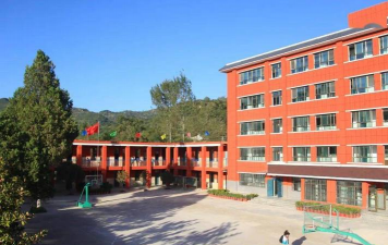 成县苇子沟学校环境
