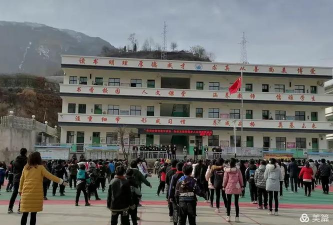 宕昌县竹院把八年制学校环境