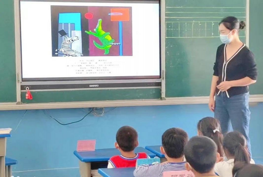 康县王坝九年一贯制学校环境