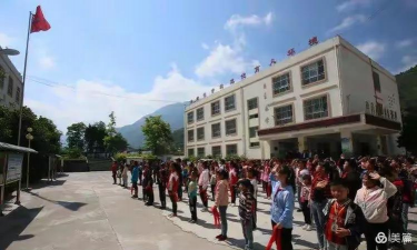 甘肃省西和县大桥乡九年制学校