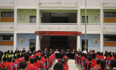 礼县永坪乡初级中学环境